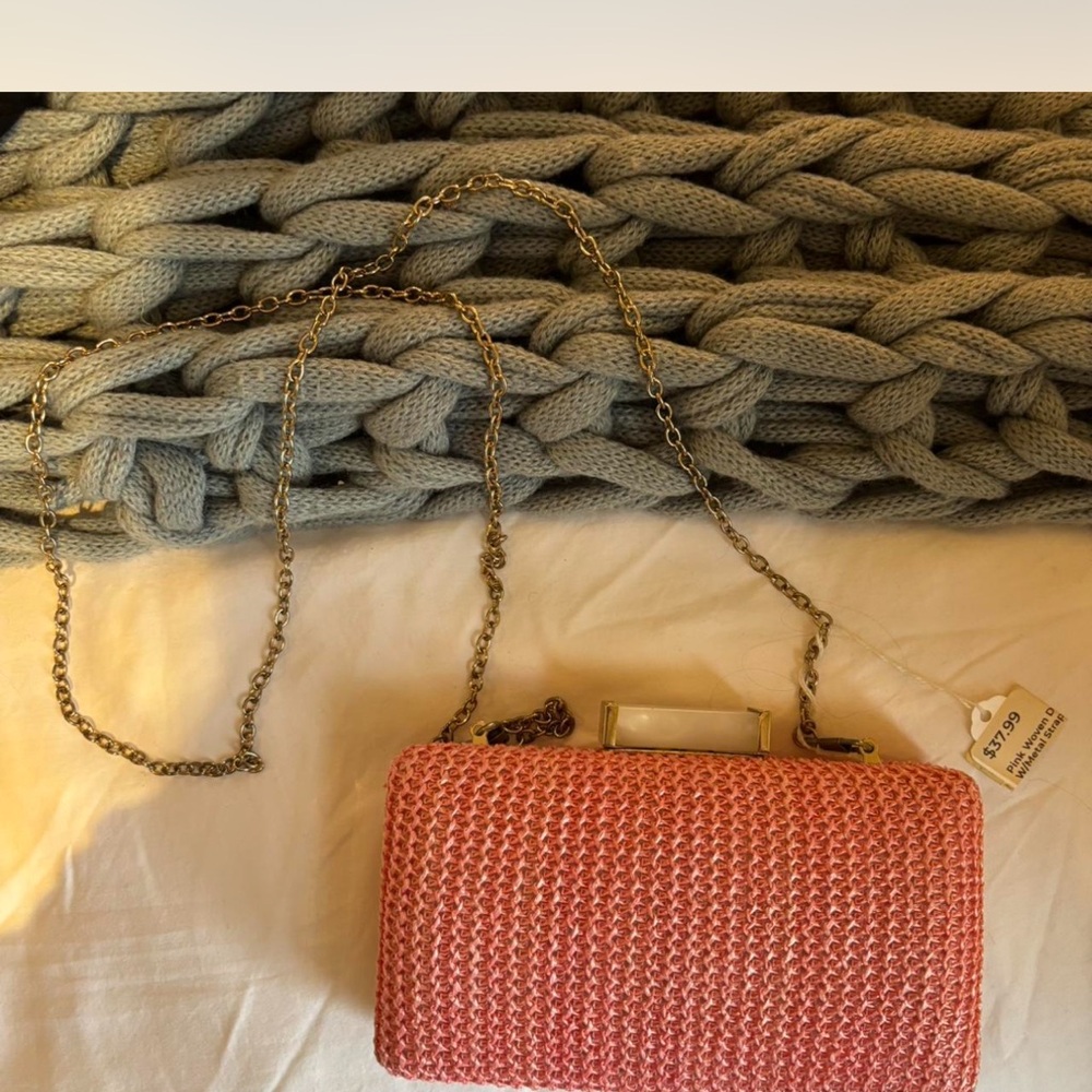VINTAGE Pink Woven Crossbody Bag with Gold Chain